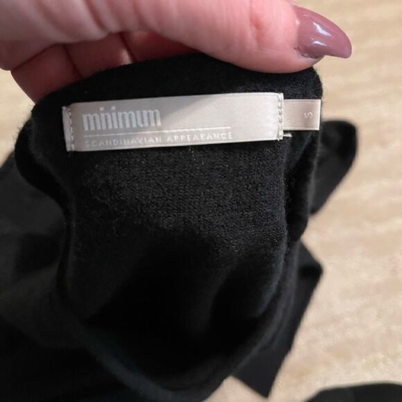 Small black long sleeve minimum sweater dress - Picture 4 of 4